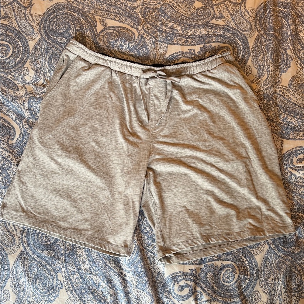 Eddie Bauer Men's Lounge Light Gray Shorts